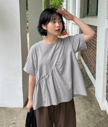 Hub Diagonal Frill Short Sleeve Blouse